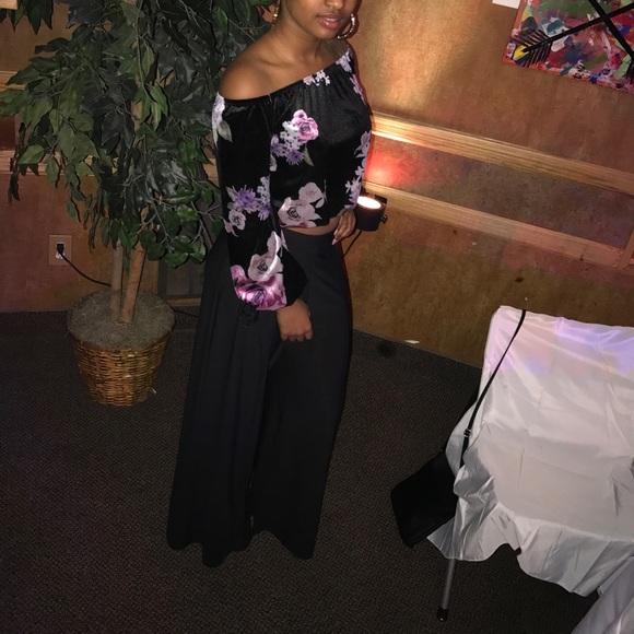 Off the shoulder Floral Shirt & Flare bottom pants - Picture 2 of 4